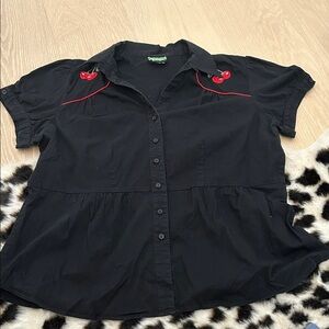 VTG 2000s Torrid Black Shirt with embroidered cherries peplem rockabilly 50s